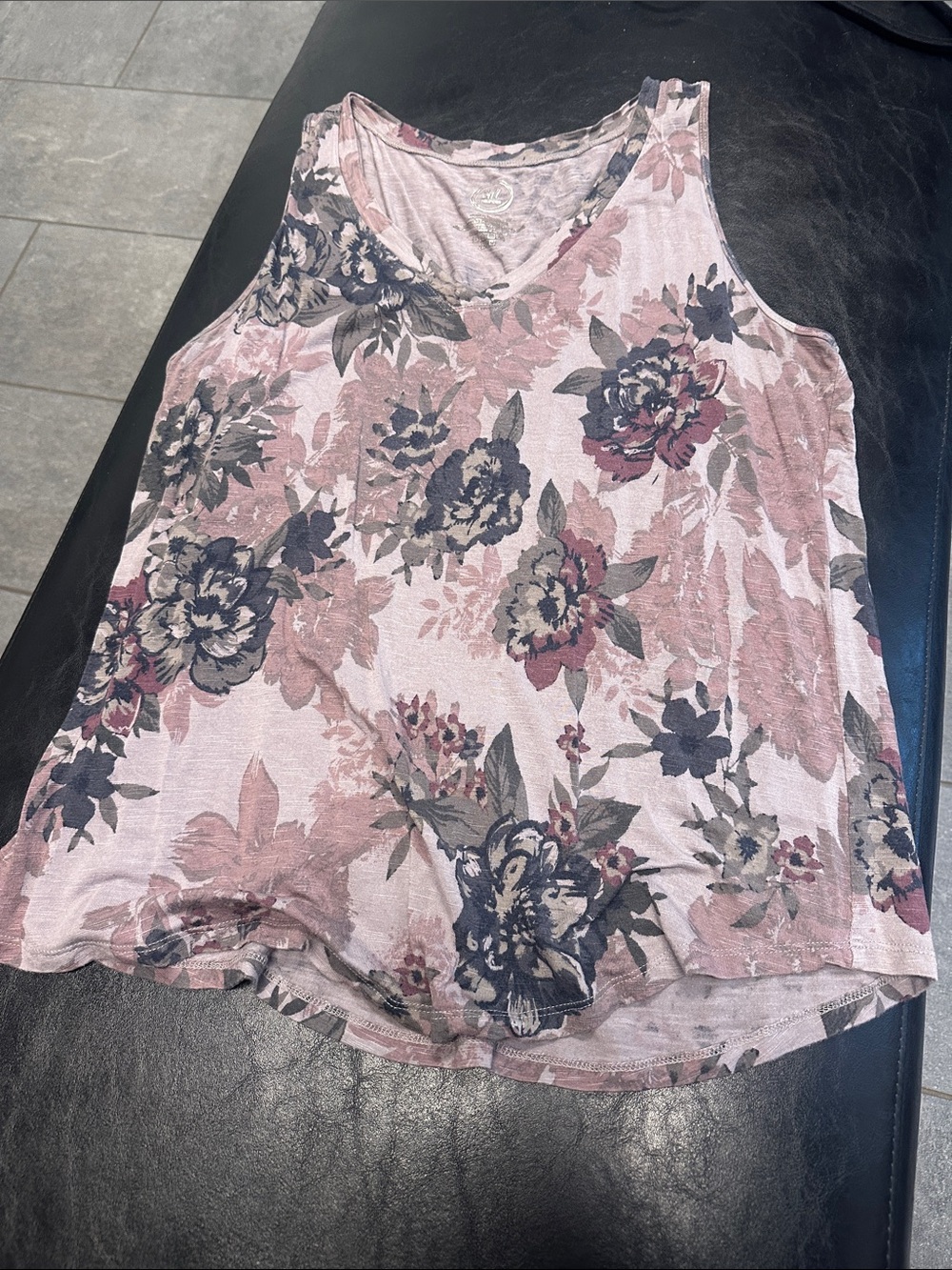 Floral V-Neck Tank Top in Blush Pink